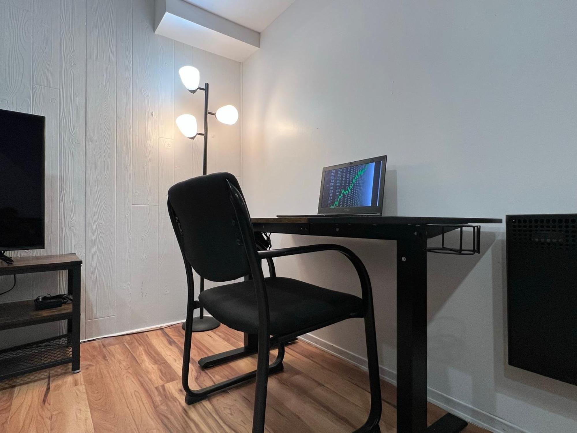 Bertha's Charming Urban Retreat Laval
